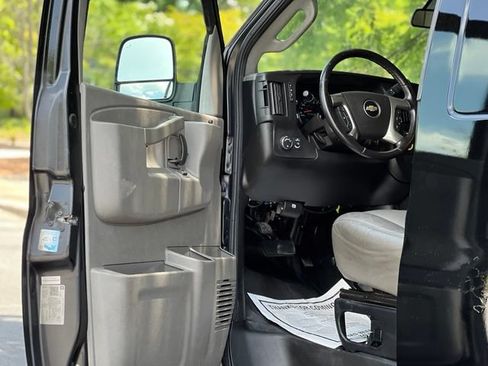 Used 2019 Chevrolet Express 2500 w/ Driver Convenience Package RWD image 9