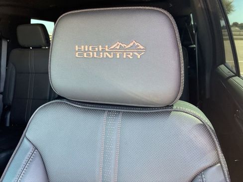 Used 2025 Chevrolet Tahoe High Country image 8