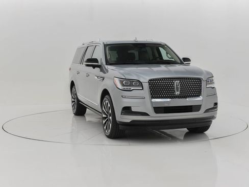 Used 2024 Lincoln Navigator L Reserve image 4