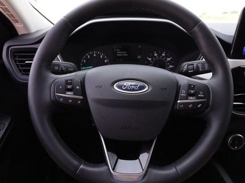 Certified 2022 Ford Escape SE w/ SE Sport Appearance Package FWD image 16