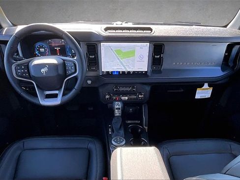 New 2025 Ford Bronco Badlands image 4