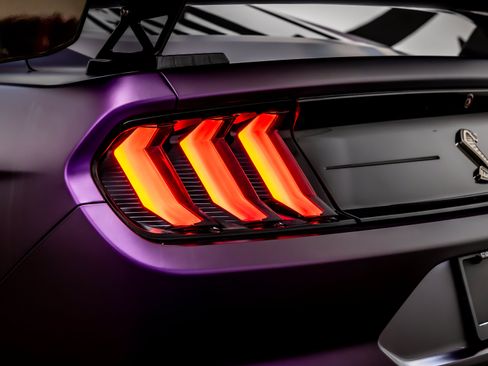 Used 2020 Ford Mustang Shelby GT500 w/ Carbon Fiber Track Pack RWD image 12