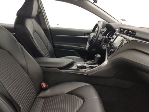 Used 2020 Toyota Camry SE image 21