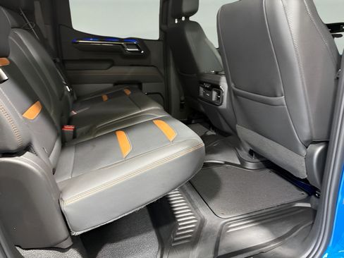 Used 2022 GMC Sierra 1500 AT4 w/ AT4 Premium Package AWD/4WD image 36