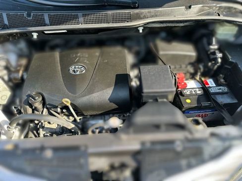 Used 2017 Toyota Sienna XLE w/ XLE Navigation Package AWD/4WD image 29