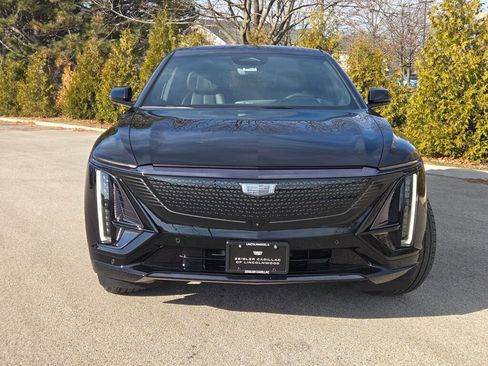 New 2026 Cadillac Lyriq Signature Sport AWD/4WD image 4