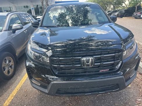 Used 2025 Honda Ridgeline Sport image 3