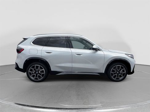 New 2026 BMW X1 xDrive28i w/ Technology Package AWD/4WD image 4