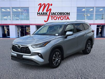 Used 2024 Toyota Highlander XLE