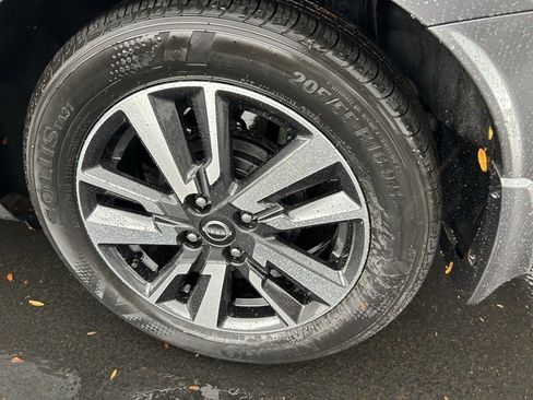 New 2025 Nissan Versa SV w/ Trunk Package image 8