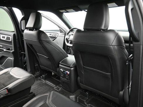 Used 2023 Ford Explorer ST image 12