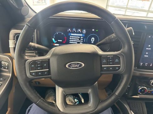 Used 2024 Ford F250 Lariat w/ Chrome Package image 40