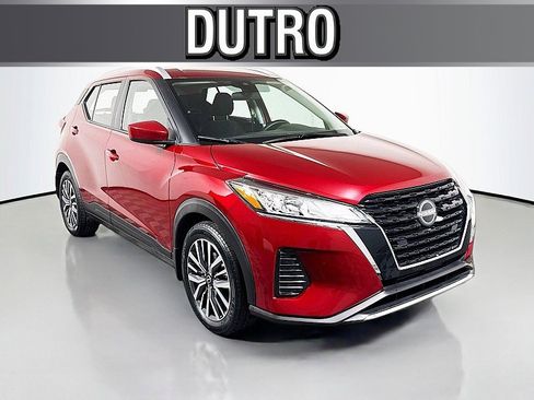 Used 2022 Nissan Kicks SV image 1