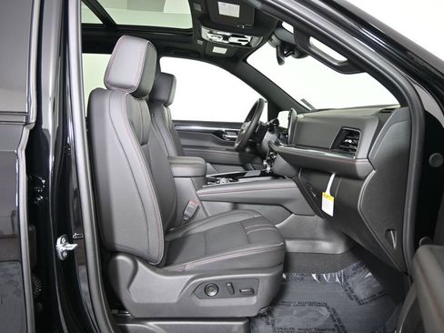 New 2026 Chevrolet Suburban RST w/ Comfort Package AWD/4WD image 13
