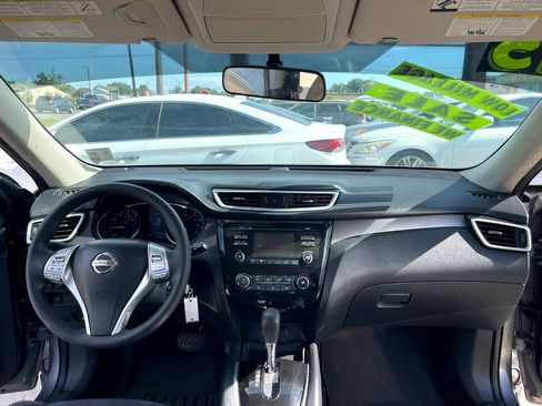 Used 2015 Nissan Rogue S image 9