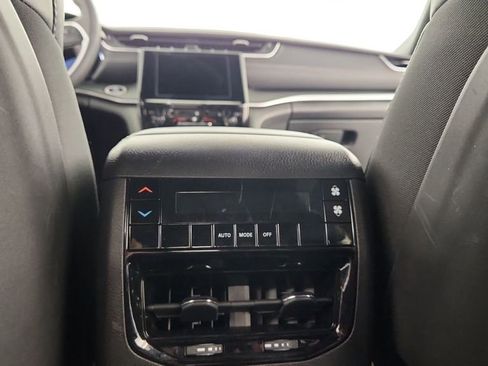 Used 2023 Jeep Grand Cherokee L Altitude image 25