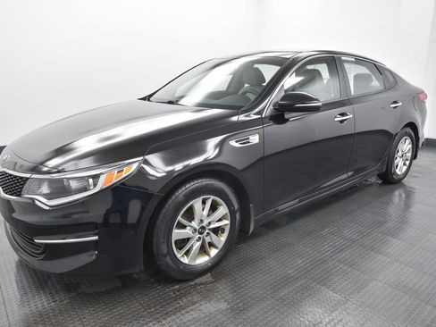Used 2018 Kia Optima LX w/ Convenience Package image 3