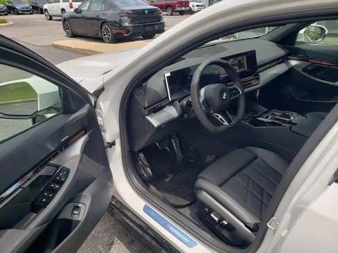 New 2027 BMW 530i xDrive w/ M Sport Package AWD/4WD image 9