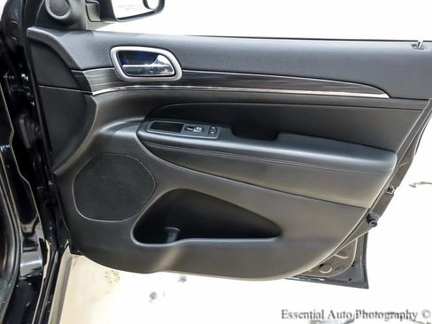 Used 2019 Jeep Grand Cherokee Limited X image 31