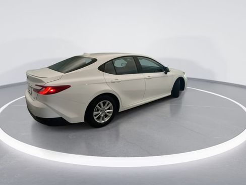 Used 2025 Toyota Camry LE w/ Convenience Package FWD image 6