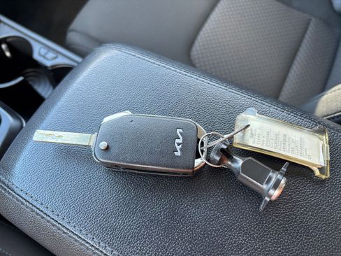 Used 2024 Kia Sportage LX image 21