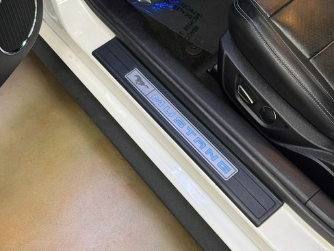 Used 2017 Ford Mustang GT Premium image 13