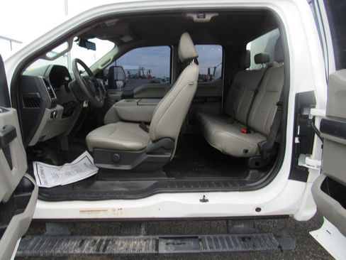Used 2022 Ford F550 2WD SuperCab Super Duty image 30