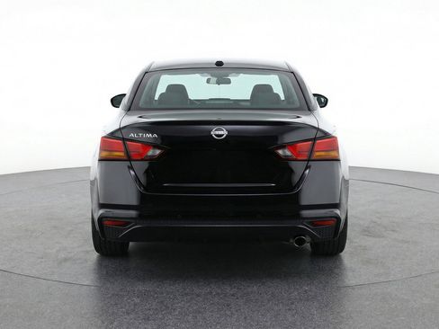 Used 2025 Nissan Altima 2.5 SV FWD image 7