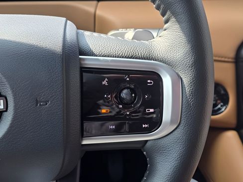 Used 2025 Nissan Armada SL w/ Captain's Chari Seat Package image 28