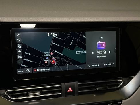 Used 2022 Kia Niro Touring Special Edition FWD image 26