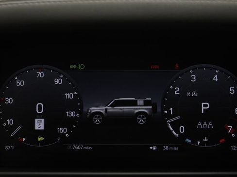 Certified 2026 Land Rover Defender 110 X-Dynamic SE AWD/4WD image 8