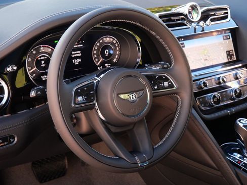 New 2025 Bentley Bentayga AWD/4WD image 11