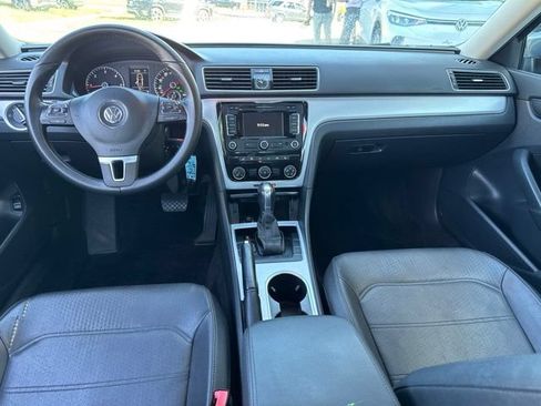 Used 2013 Volkswagen Passat TDI SE FWD image 5