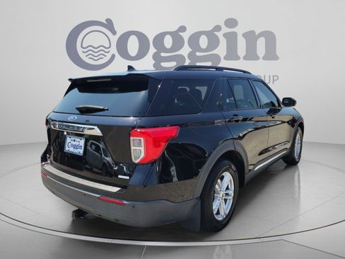 Used 2020 Ford Explorer XLT RWD image 3