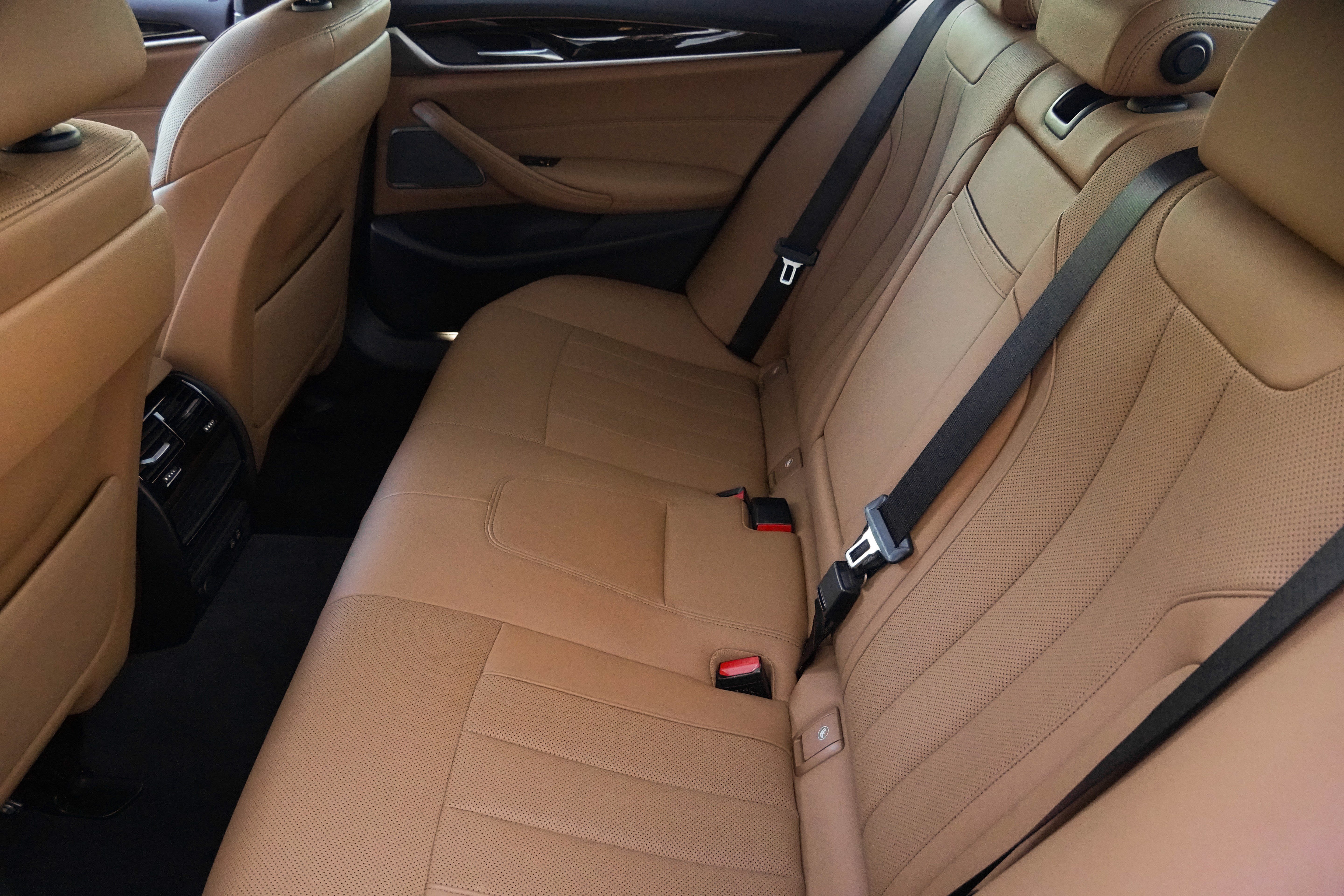 Certified 2023 BMW 540i xDrive w/ Premium Package AWD/4WD image 38