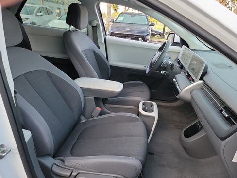 Certified 2024 Hyundai Ioniq 5 SE image 24