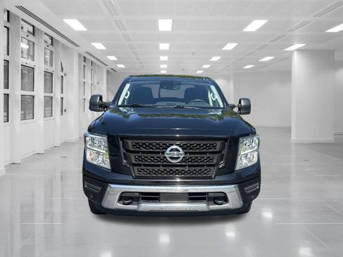 Used 2021 Nissan Titan SV w/ SV Convenience Package AWD/4WD image 2