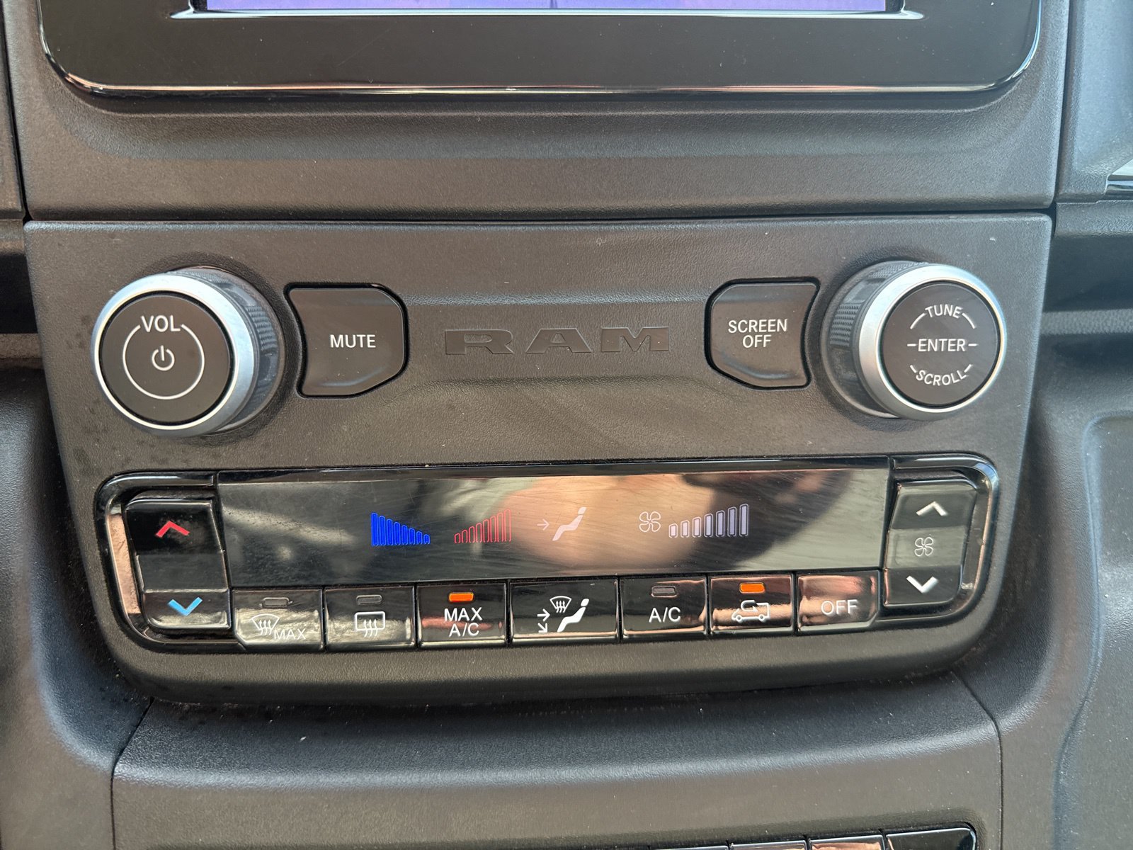 Used 2023 RAM ProMaster 2500 FWD image 18