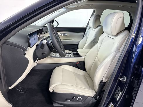 New 2026 Genesis GV70 2.5T Select AWD/4WD image 13