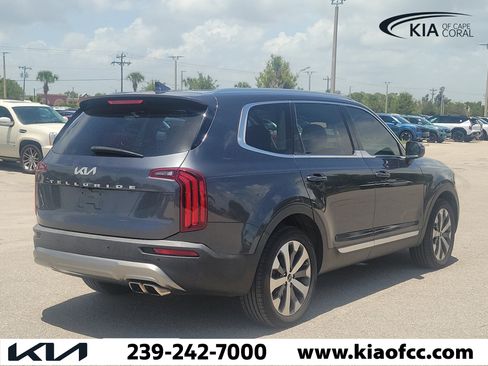 Certified 2022 Kia Telluride EX w/ EX Premium Package FWD image 6