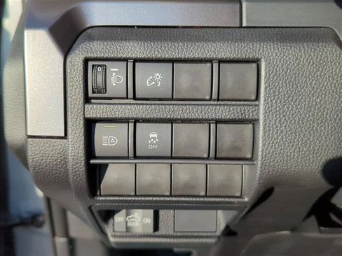 Certified 2025 Toyota Tacoma SR5 AWD/4WD image 20
