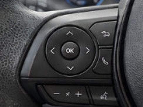 Used 2025 Toyota RAV4 LE AWD/4WD image 11