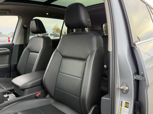 Used 2023 Volkswagen Atlas SEL image 12
