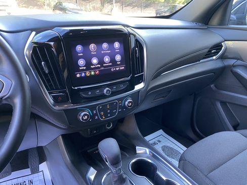 Used 2023 Chevrolet Traverse LT FWD image 23