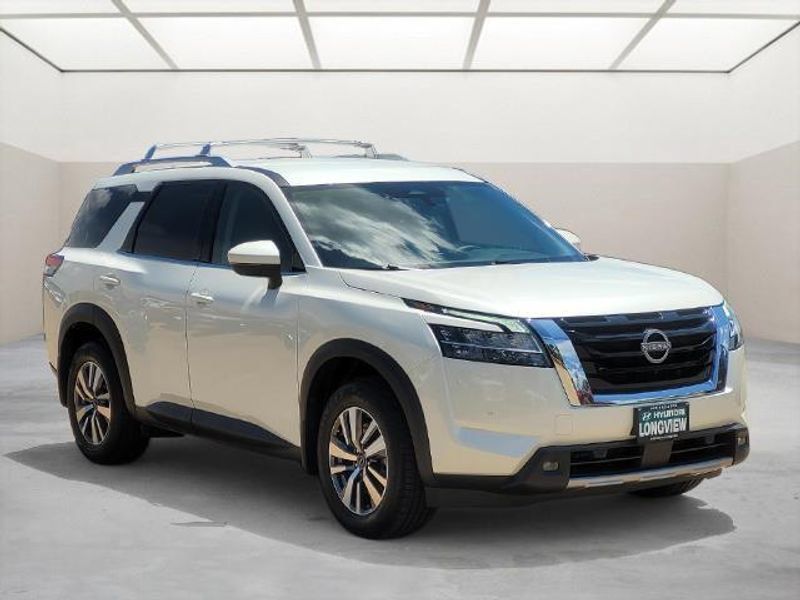 Used 2023 Nissan Pathfinder SL w/ Lighting Package (N92) FWD image 1