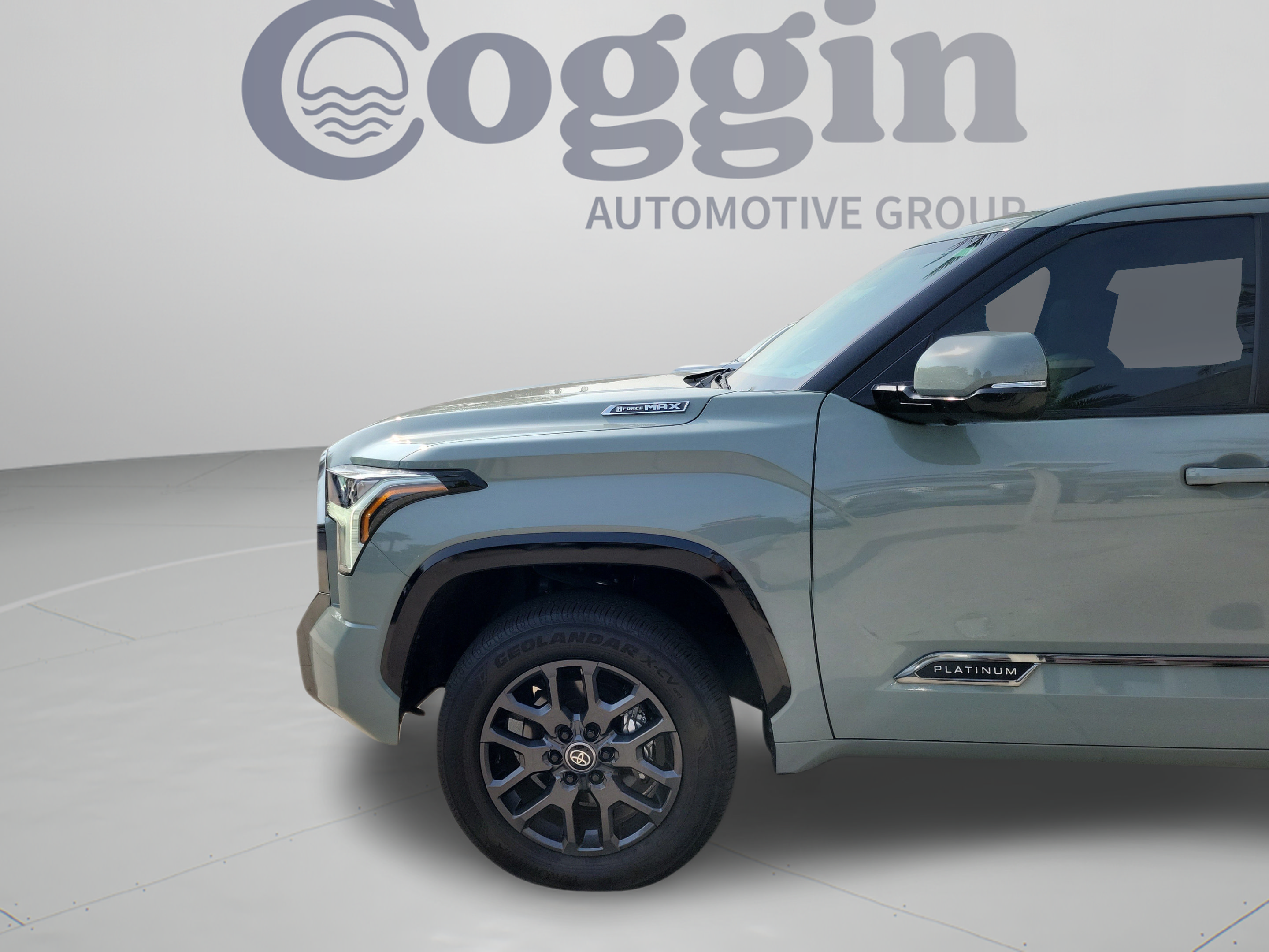 Used 2025 Toyota Tundra Platinum AWD/4WD image 32