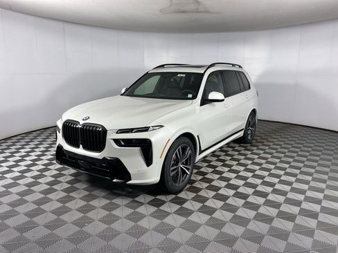 New 2026 BMW X7 xDrive40i image 3
