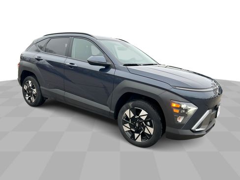 Used 2025 Hyundai Kona SEL image 2