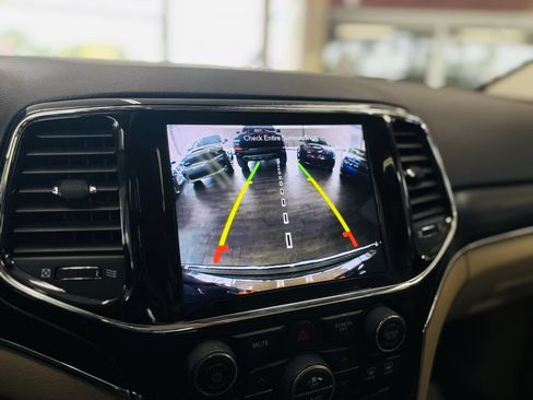 Used 2020 Jeep Grand Cherokee Limited w/ Luxury Group II AWD/4WD image 63
