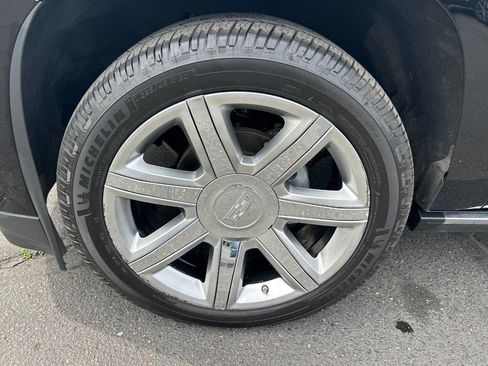Used 2019 Cadillac Escalade Premium Luxury image 7